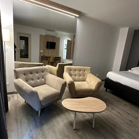 Beau 30m2, Piscine Et Jacuzzi Au Jardin D'eden, Dedie Aux Couples, Village Naturiste Apartament Agde