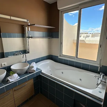 Beau 30m2, Piscine Et Jacuzzi Au Jardin D'eden, Dédié Aux Couples, Village Naturiste Apartamento