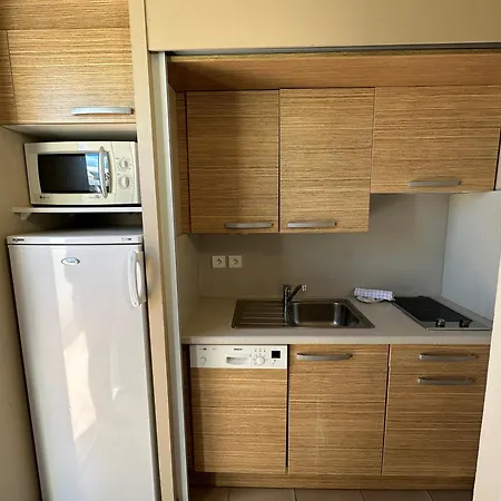 Beau 30m2, Piscine Et Jacuzzi Au Jardin D'eden, Dédié Aux Couples, Village Naturiste *