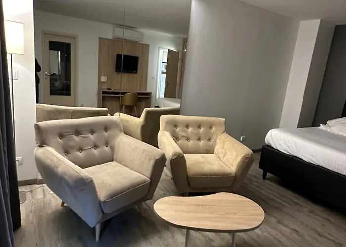 Beau 30m2, Piscine Et Jacuzzi Au Jardin D'eden, Dédié Aux Couples, Village Naturiste Apartamento Agde